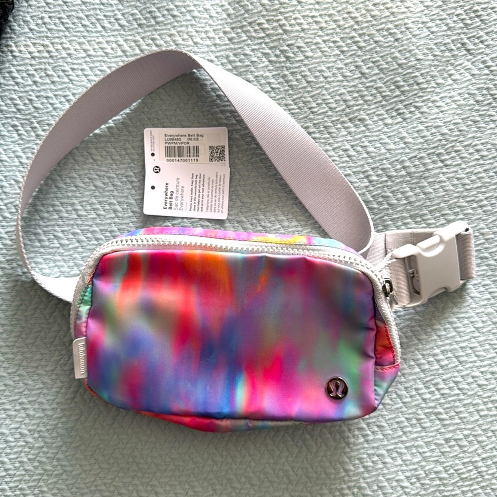 Lululemon Prism Print Multi Everywhere Belt Bag NWOT 🤍🌈